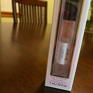 Victoria’s Secret Roll Ball (Tease Heart Break)